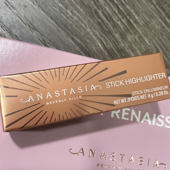 Anastasia Stick Highlighter & Modern Renaissance Eye Shadow Palette - Picture 2 of 5